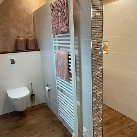Excl. Maisonette Косфельд